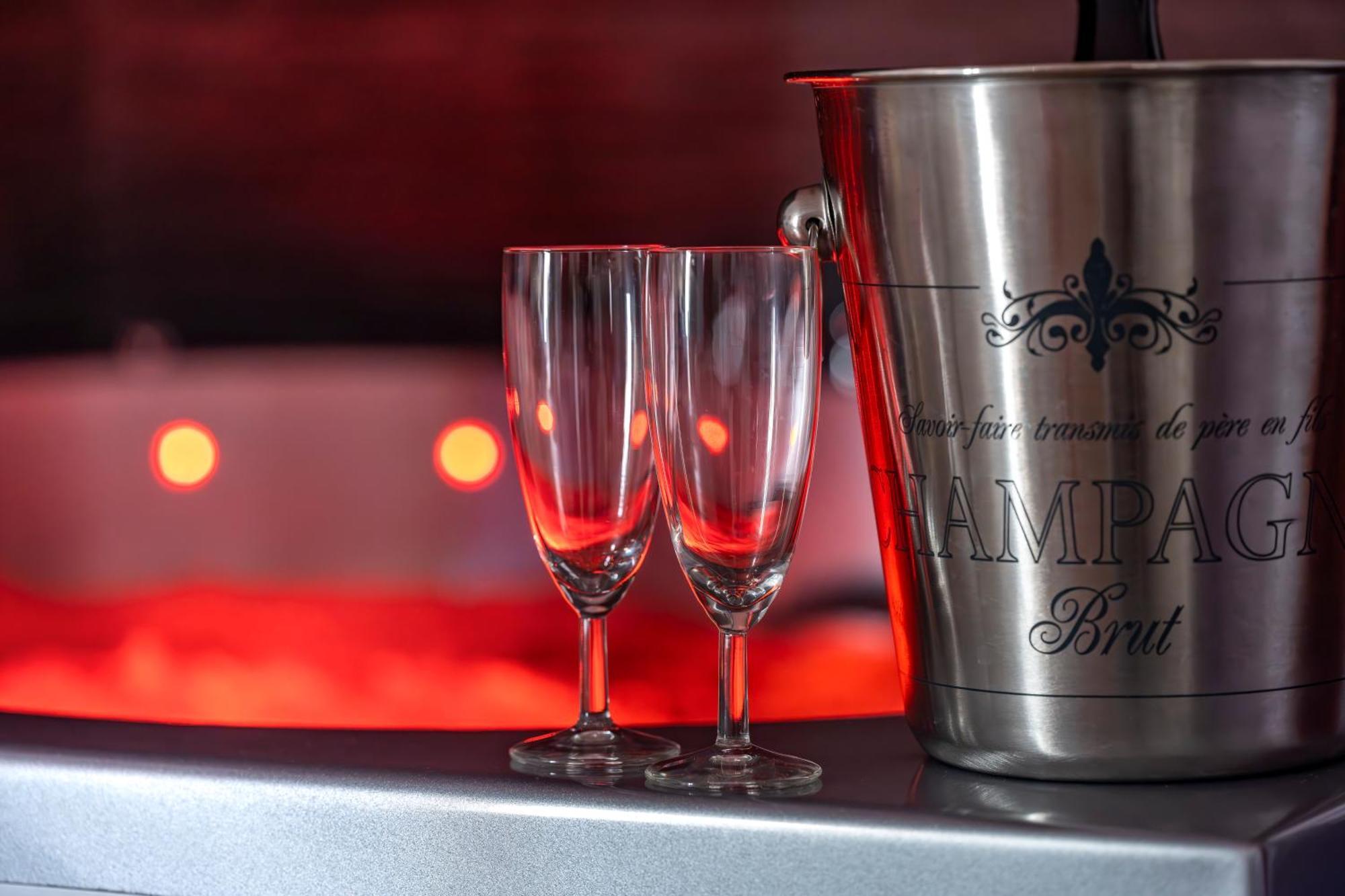 Loft Romantique - Spa Privatif - Spa Noctambulles Hyères Zewnętrze zdjęcie