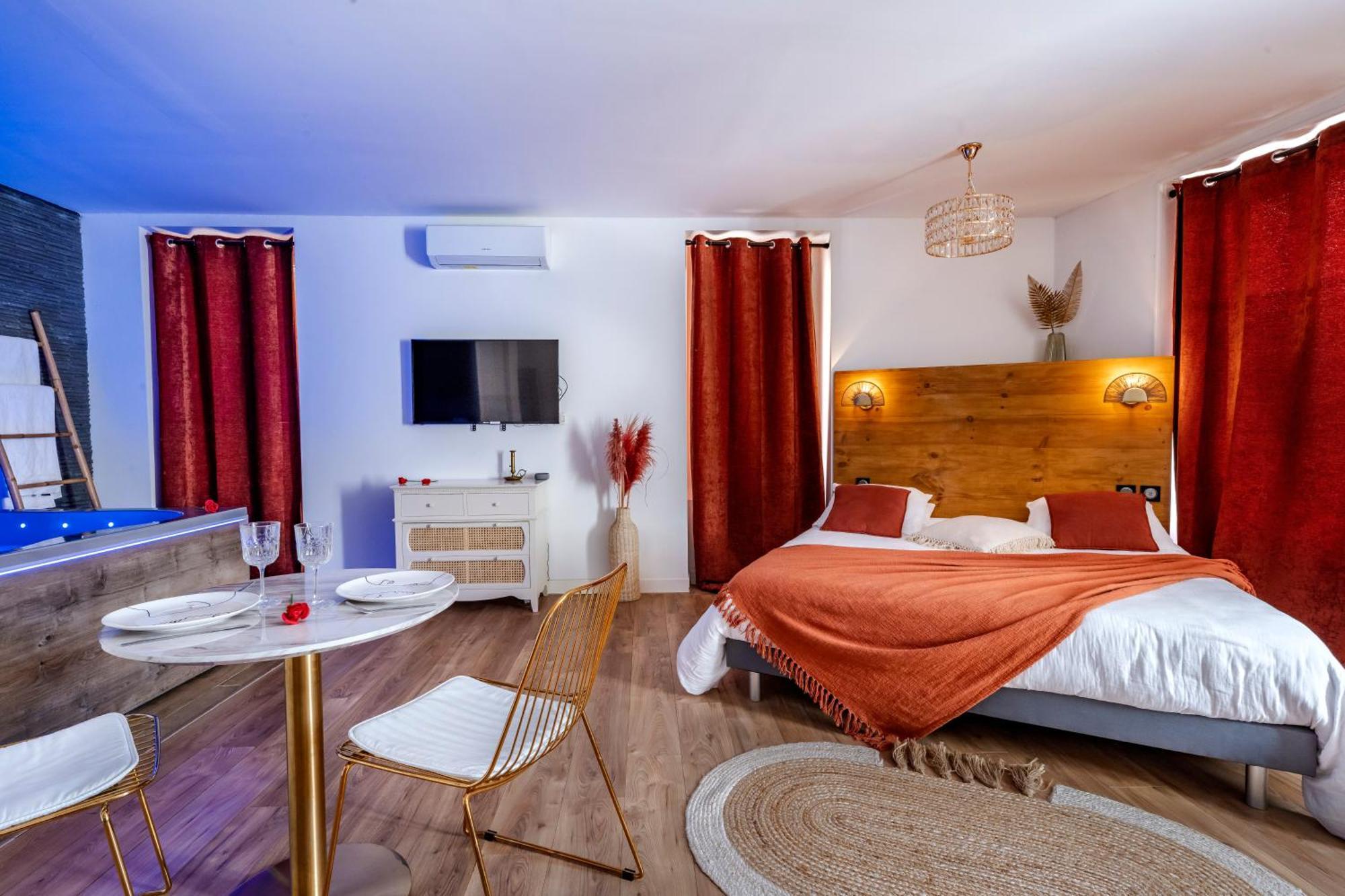Loft Romantique - Spa Privatif - Spa Noctambulles Hyères Zewnętrze zdjęcie
